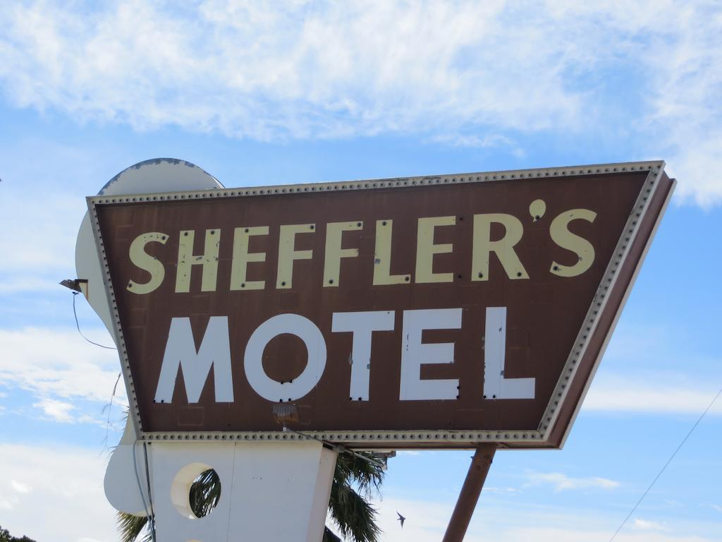 Sheffler'S Motel Salome Bagian luar foto